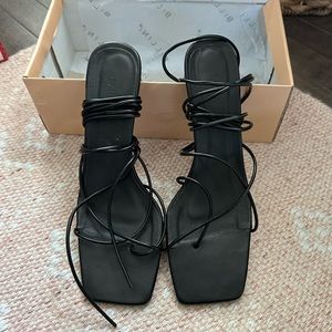 Billini lace up block heel in black size 8